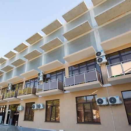 Calipso Sea Hotel Gagra Bagian luar foto