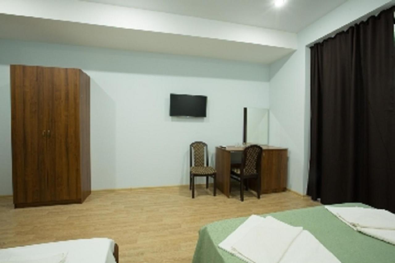 Calipso Sea Hotel Gagra Bagian luar foto
