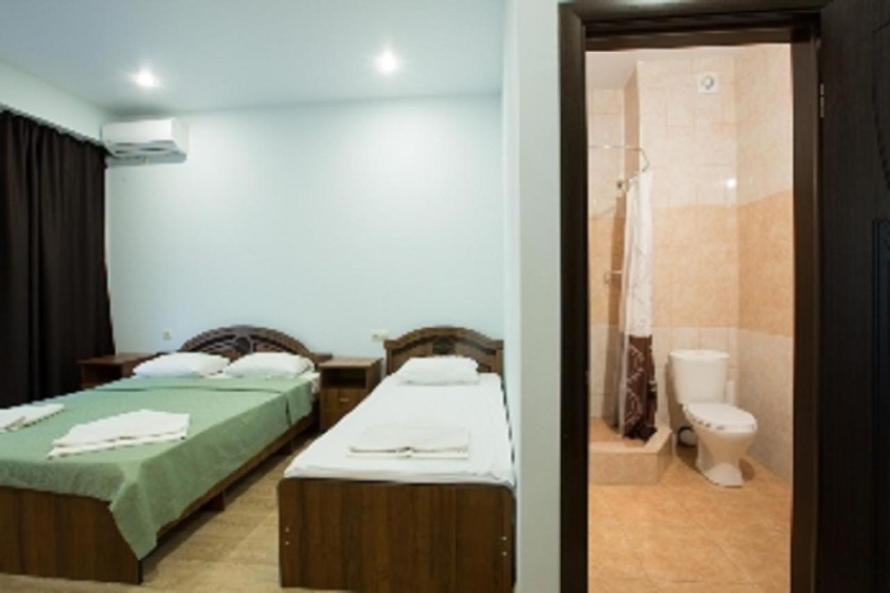 Calipso Sea Hotel Gagra Bagian luar foto