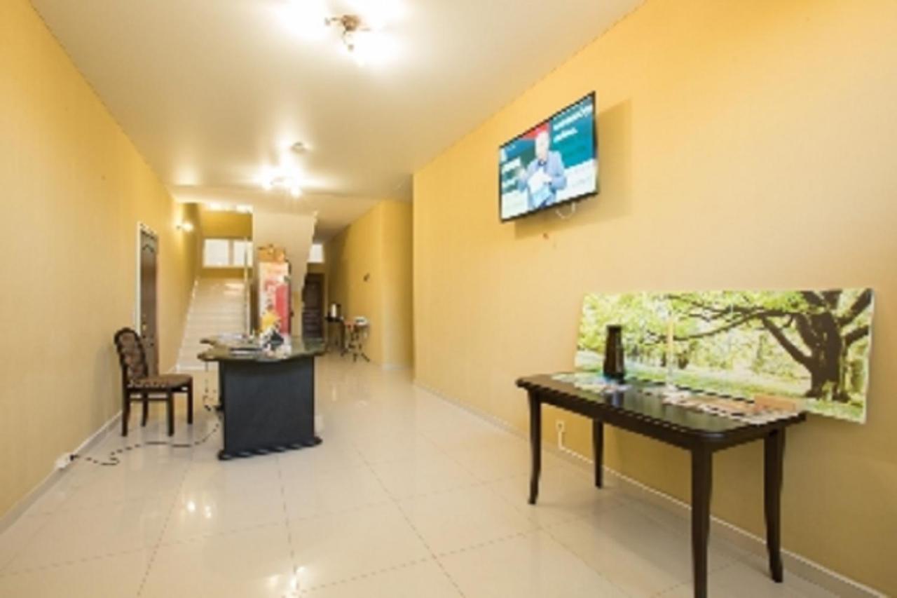 Calipso Sea Hotel Gagra Bagian luar foto