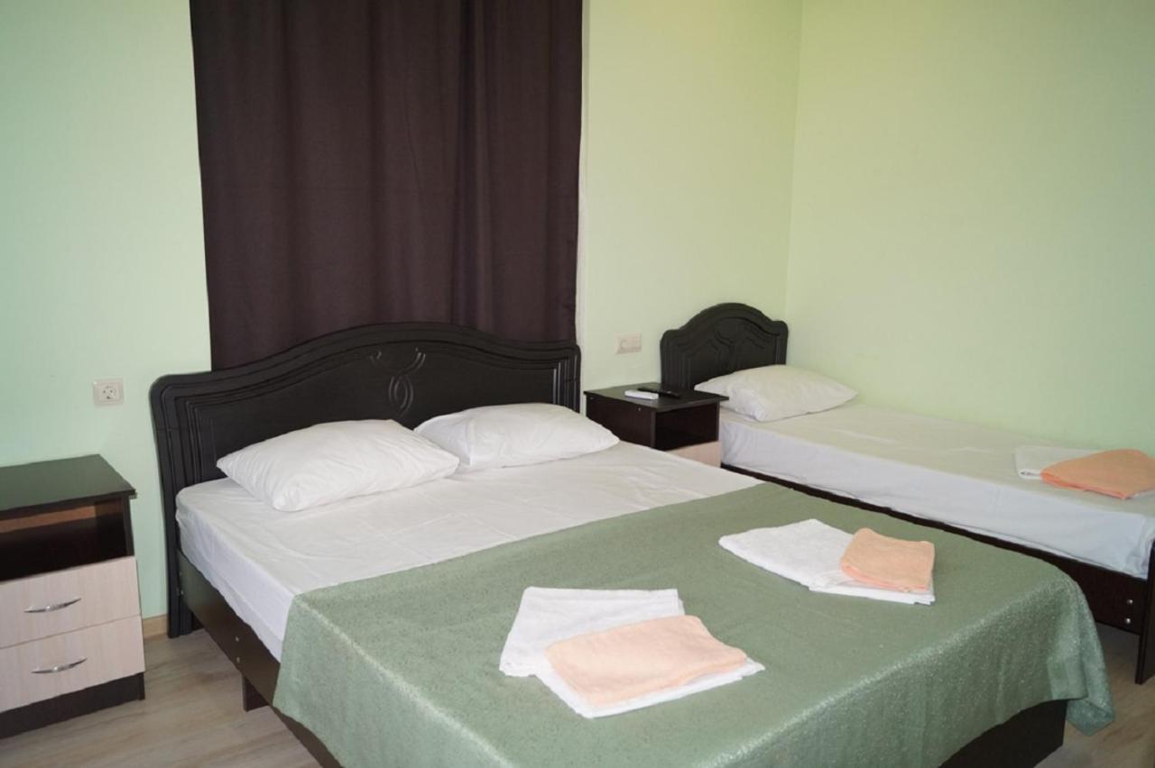 Calipso Sea Hotel Gagra Bagian luar foto