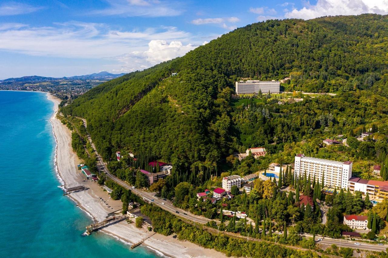 Calipso Sea Hotel Gagra Bagian luar foto